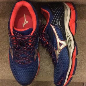 Mizuno running shoes